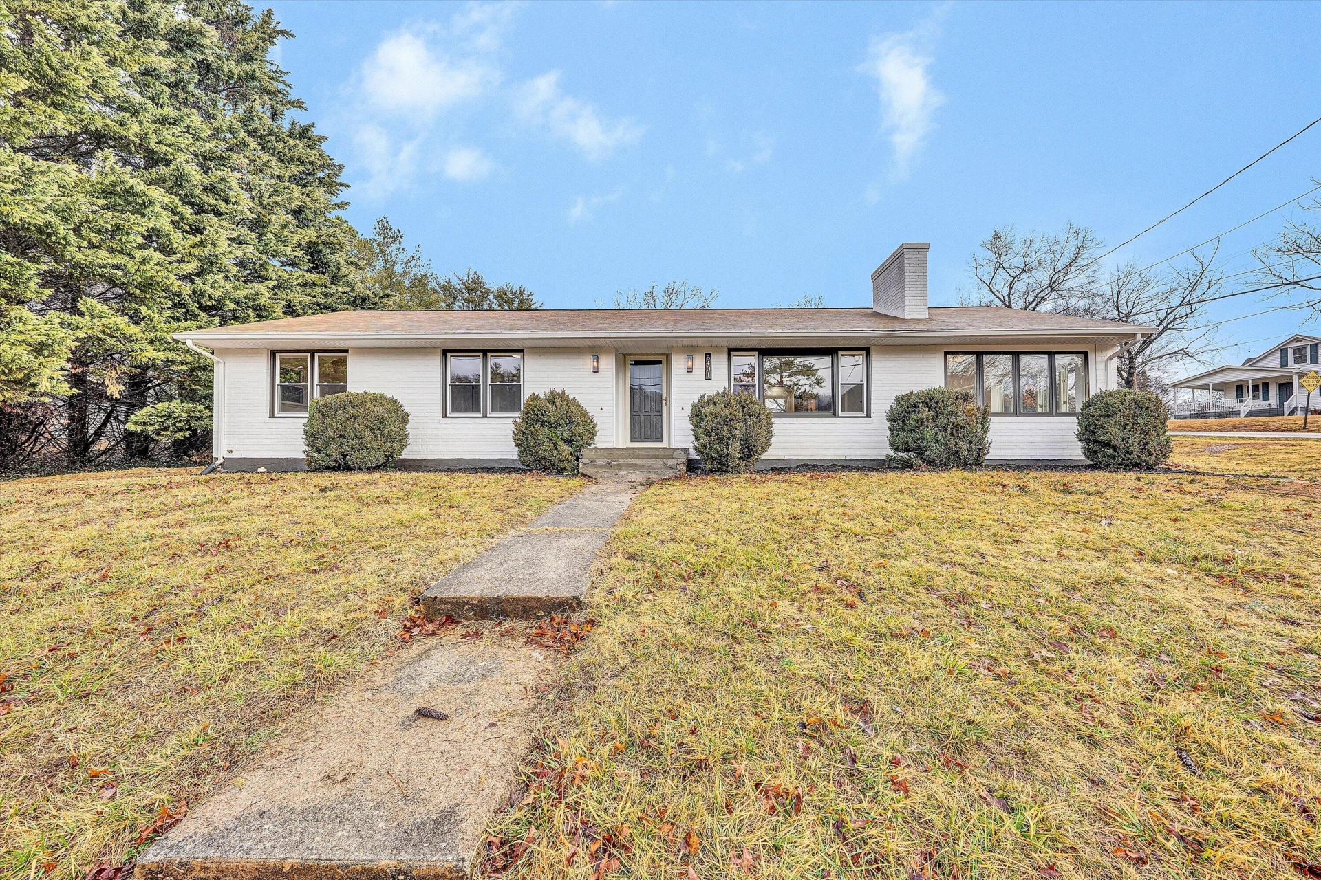 5401 Warwood DR - Photo 3