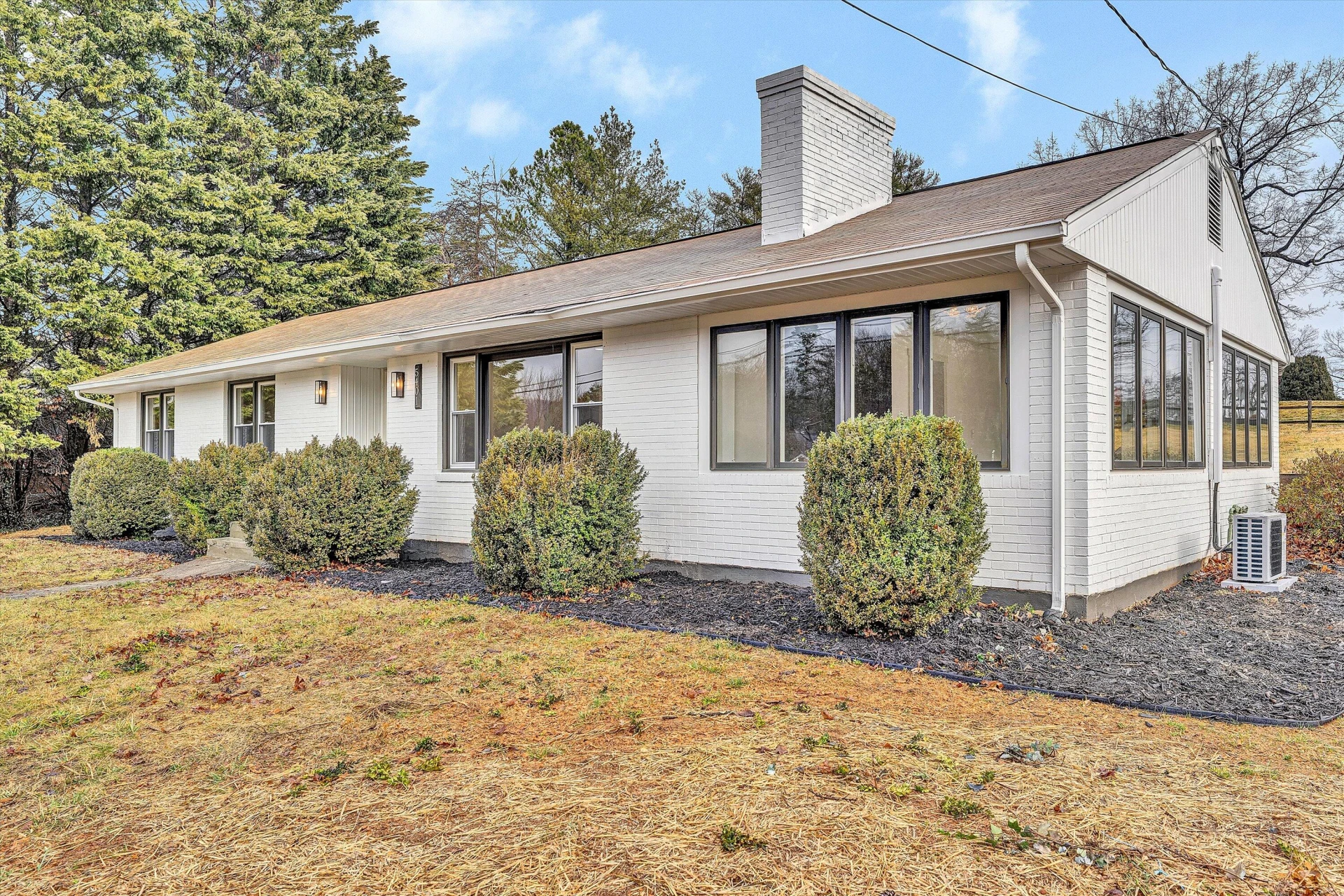 5401 Warwood DR - Photo 4
