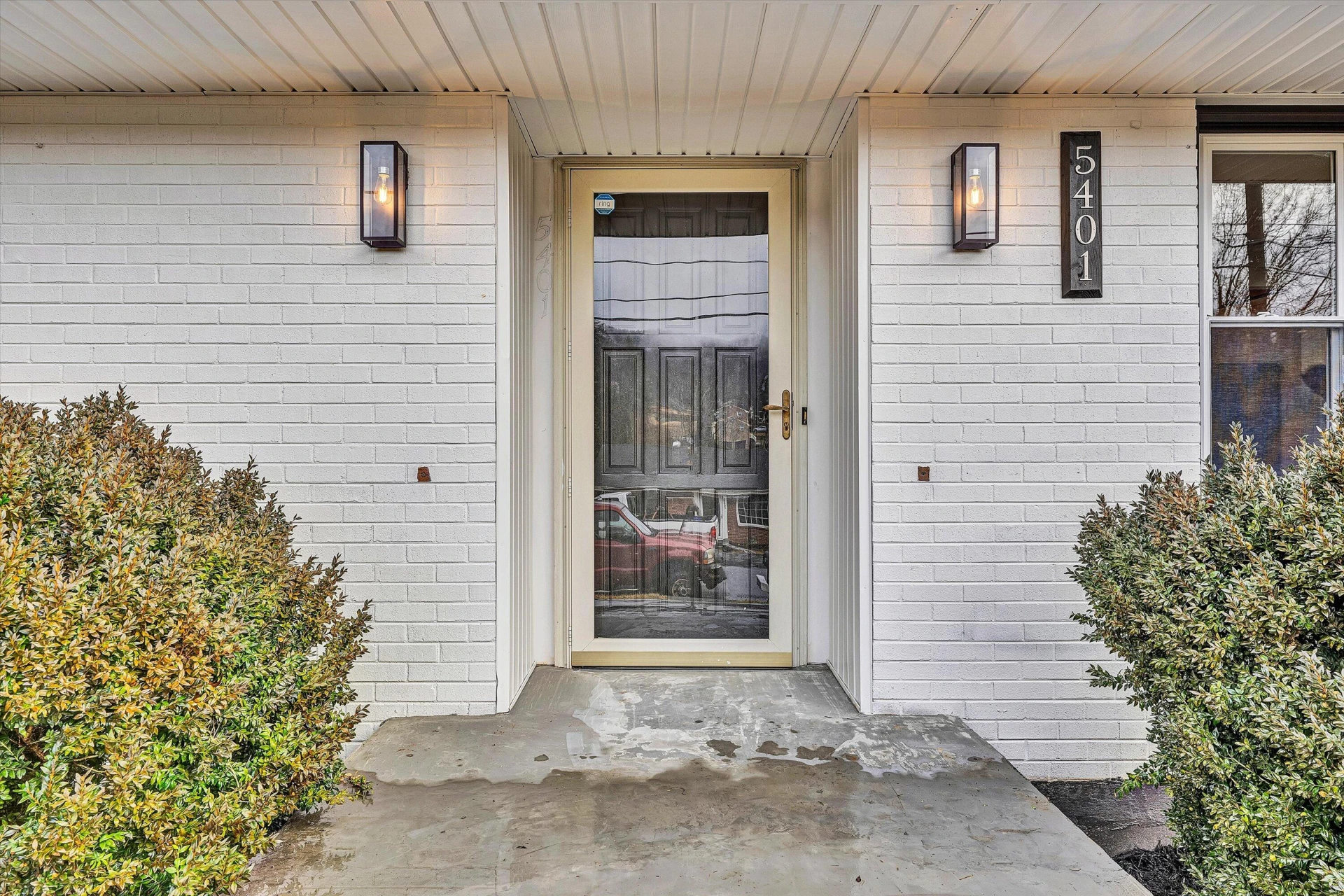 5401 Warwood DR - Photo 6