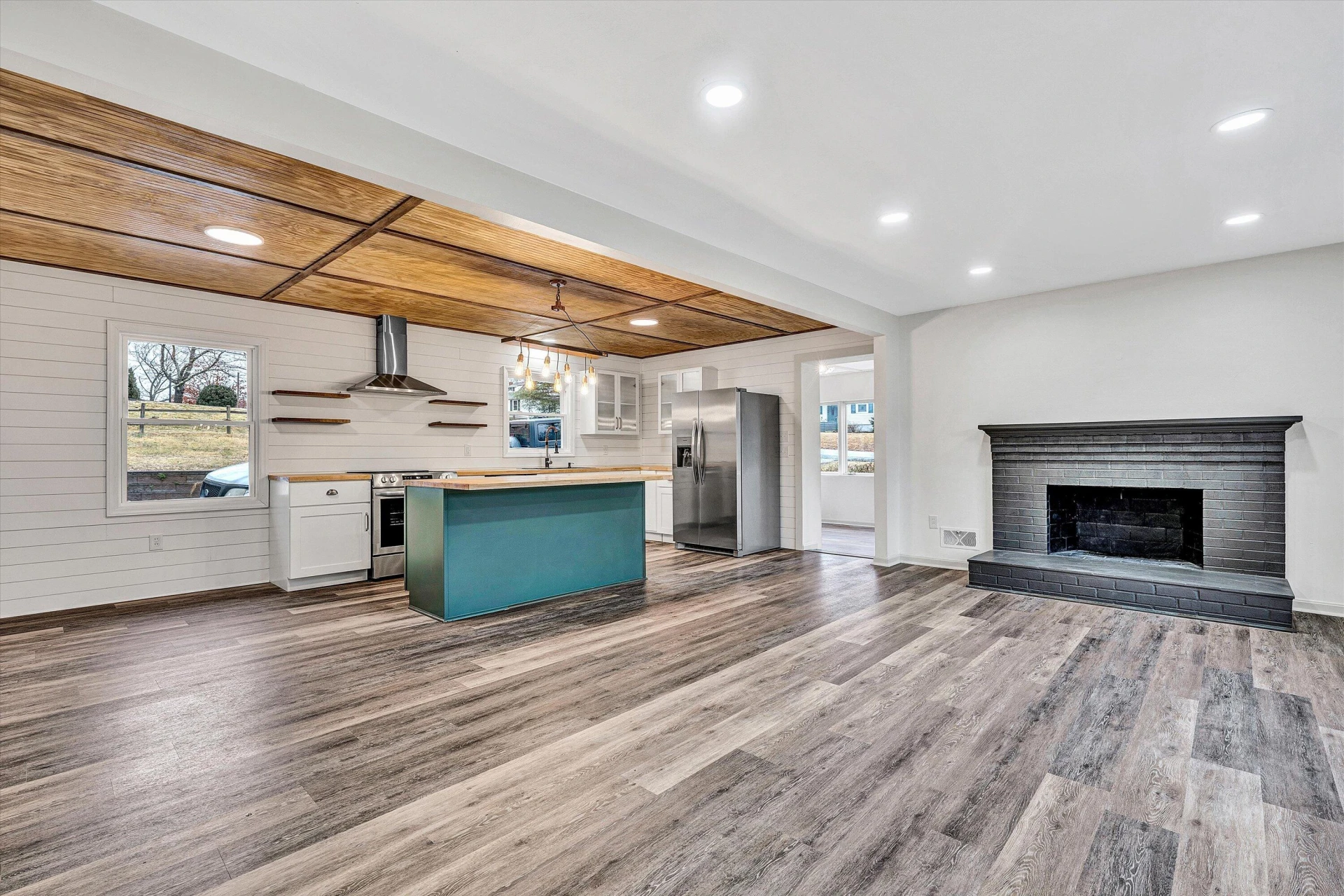 5401 Warwood DR - Photo 8
