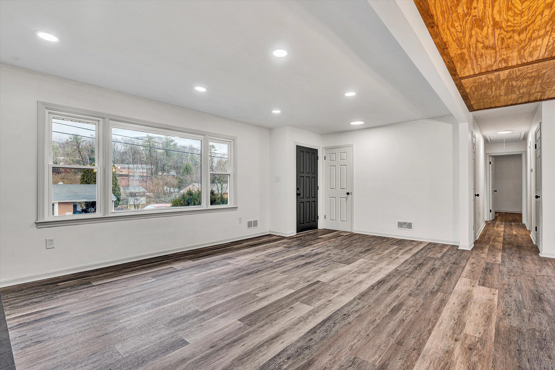 5401 Warwood DR - Photo 9