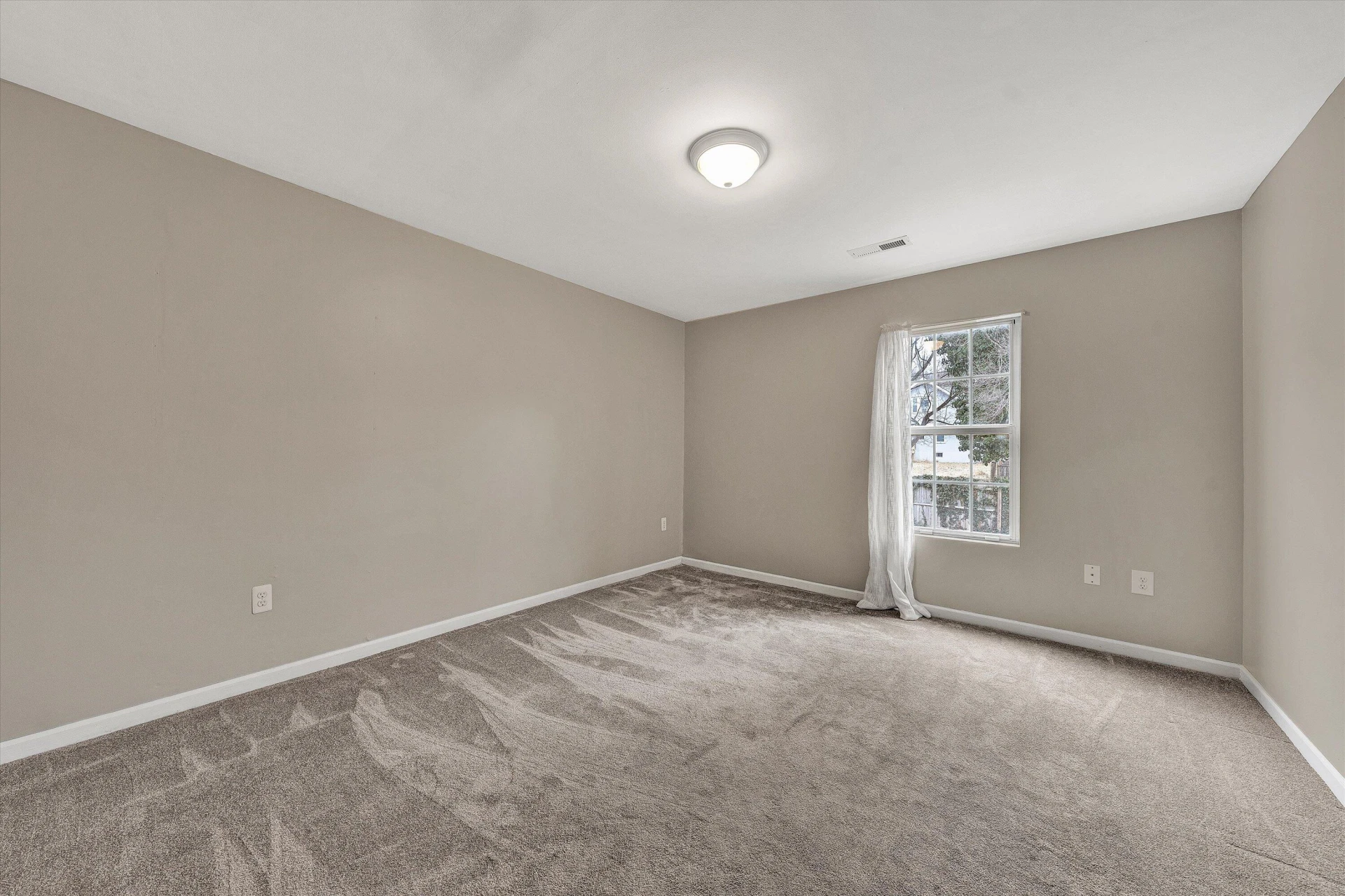 505 Arbor AVE SE - Photo 14