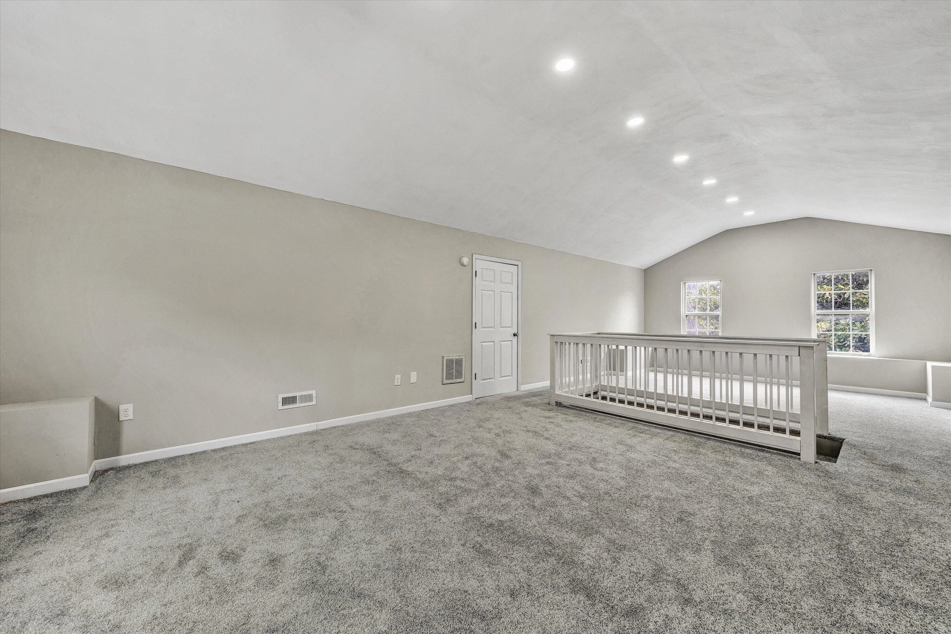 505 Arbor AVE SE - Photo 21
