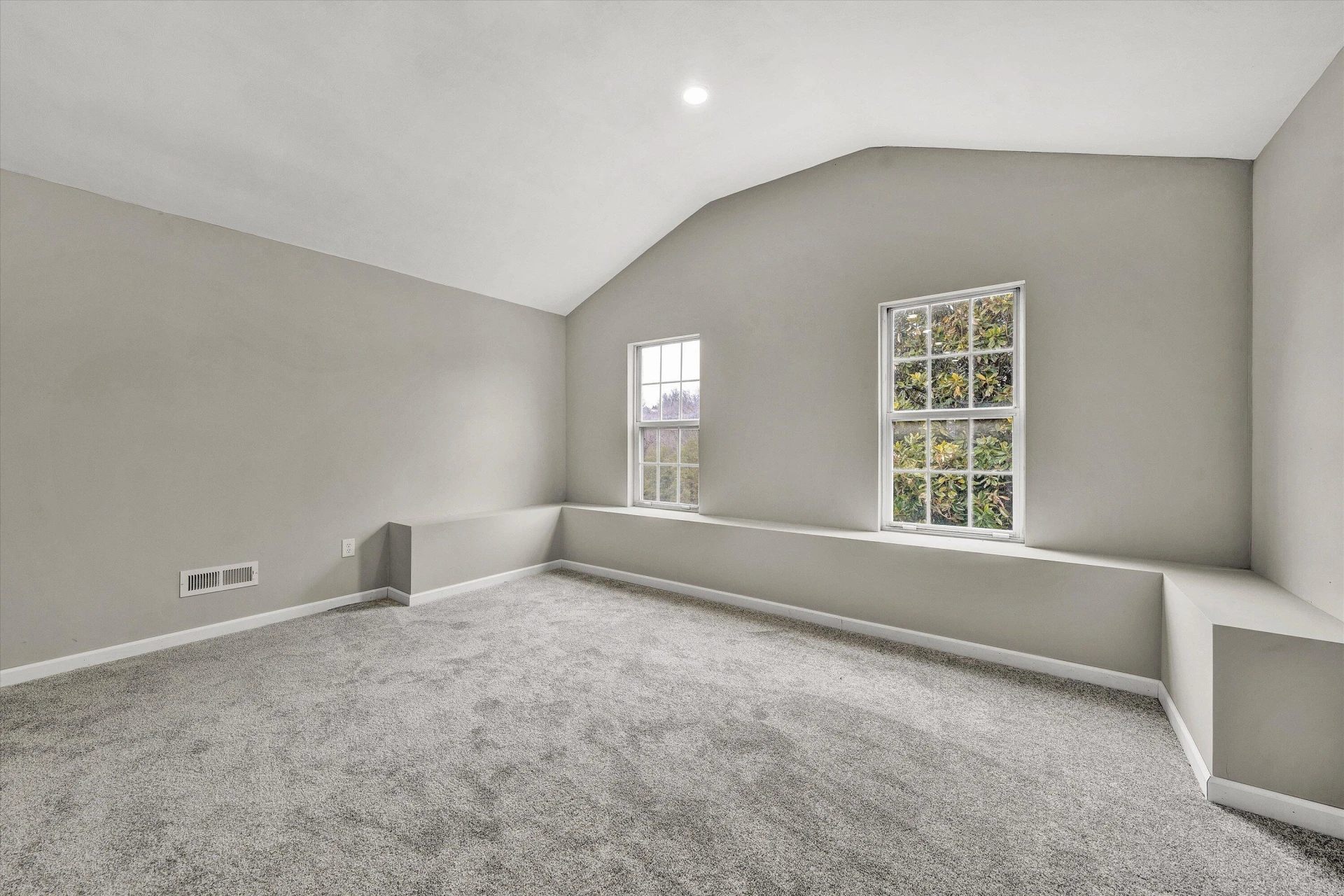 505 Arbor AVE SE - Photo 22