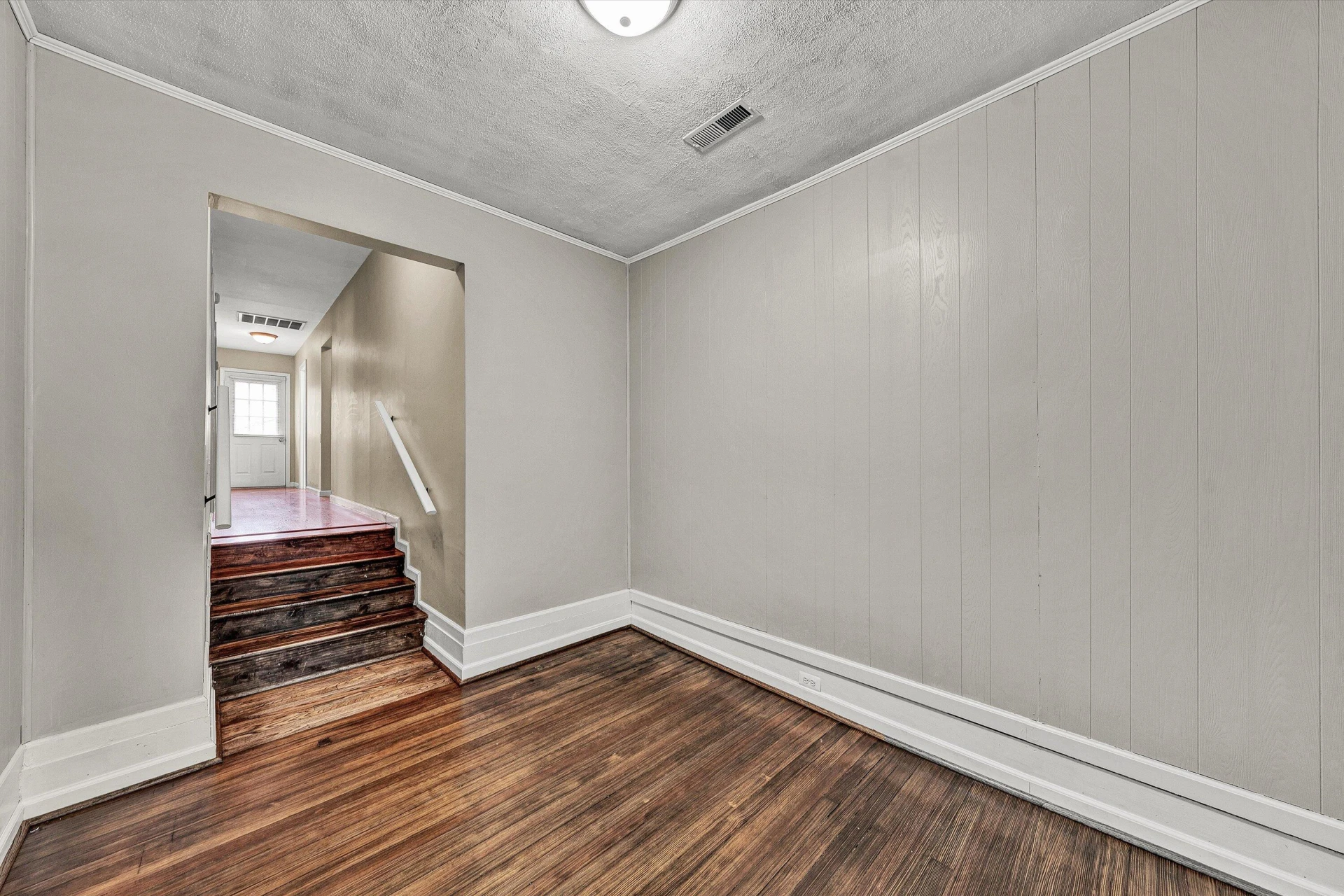 505 Arbor AVE SE - Photo 12