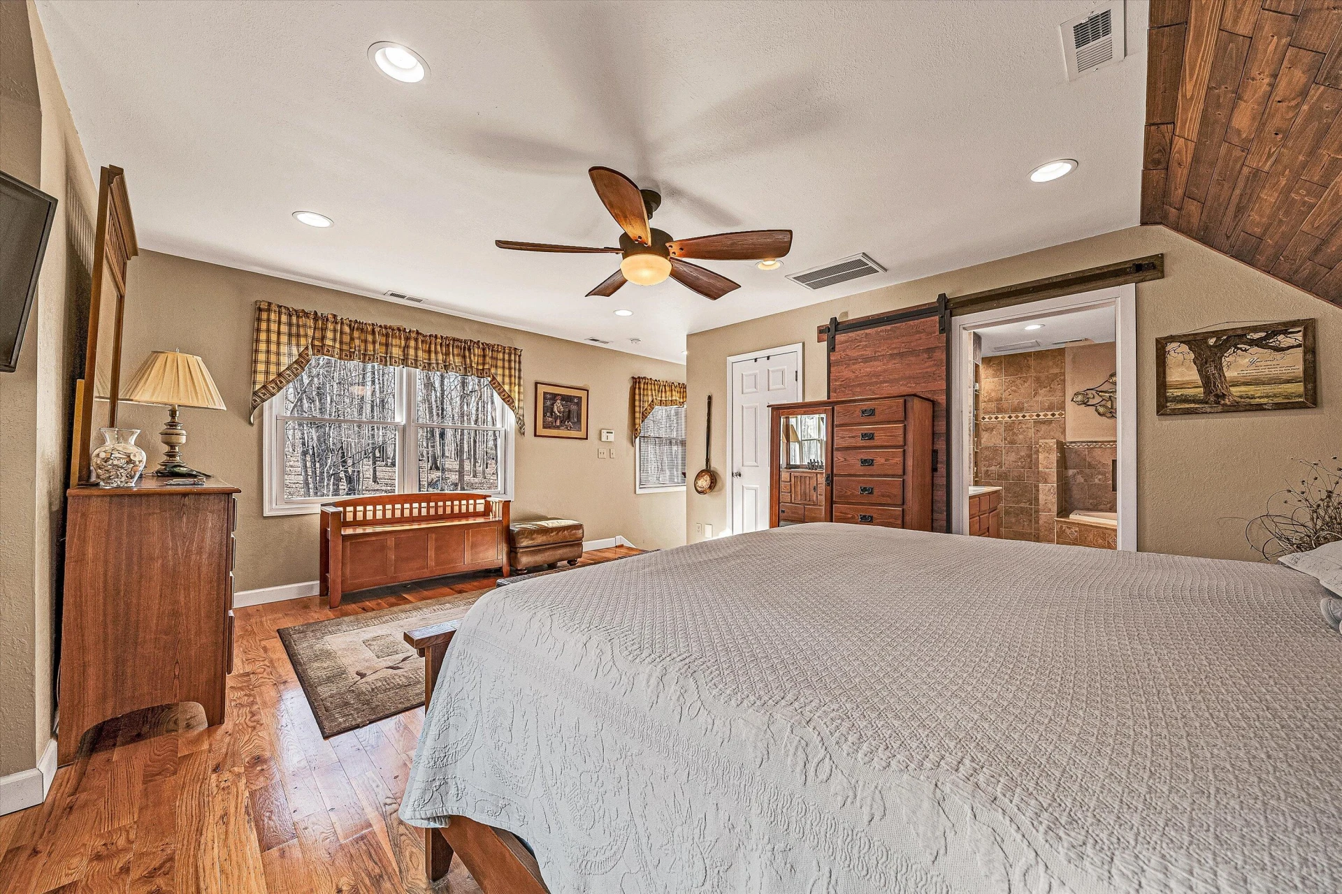 946 High Meadows DR - Photo 44