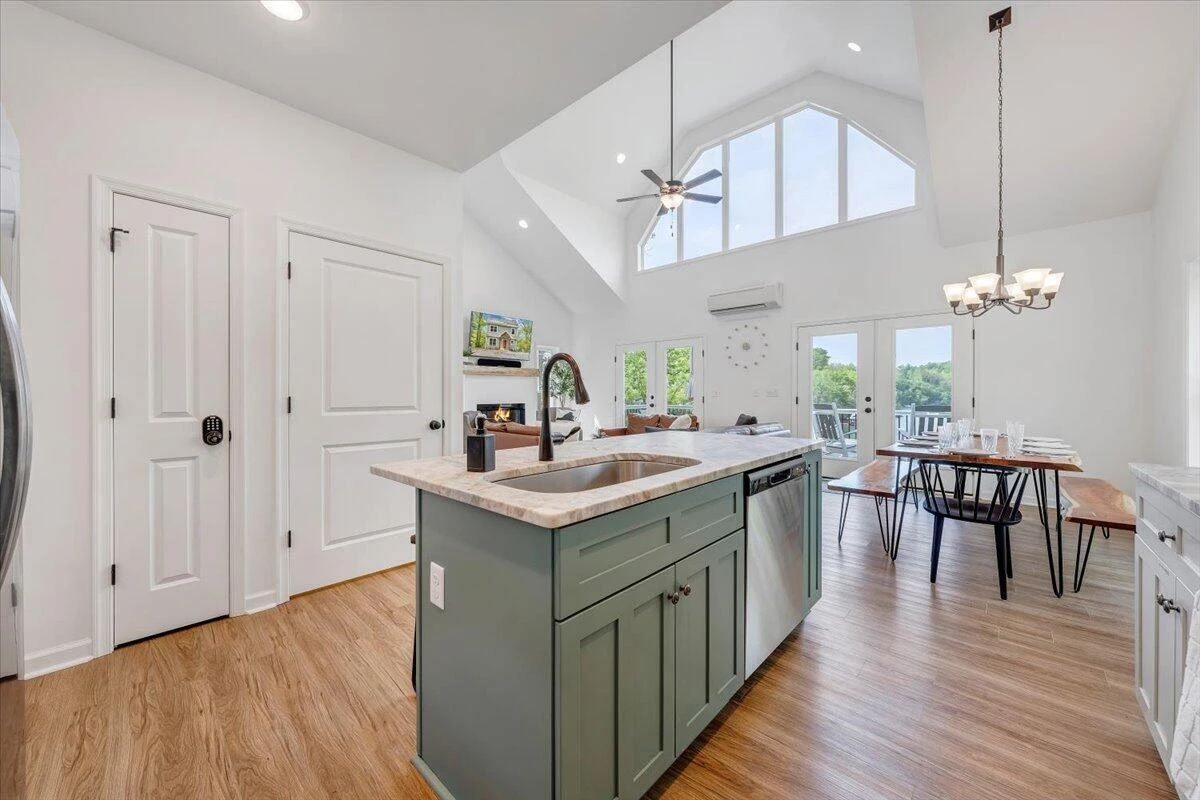 1373 Thomason LN - Photo 12