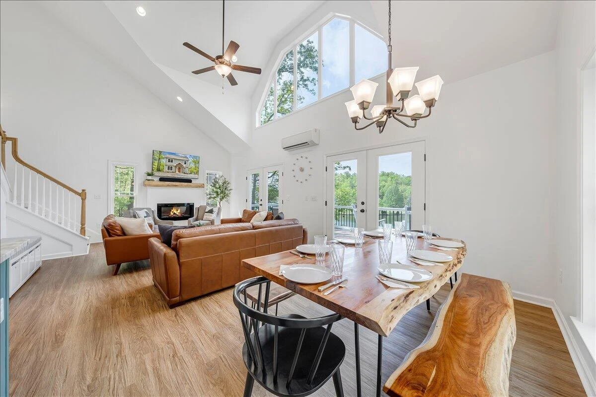 1373 Thomason LN - Photo 15