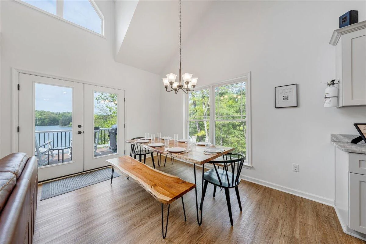 1373 Thomason LN - Photo 18