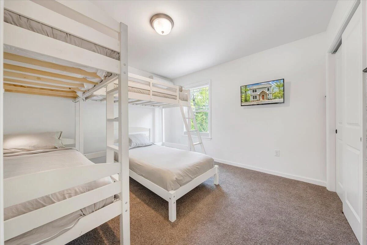 1373 Thomason LN - Photo 30