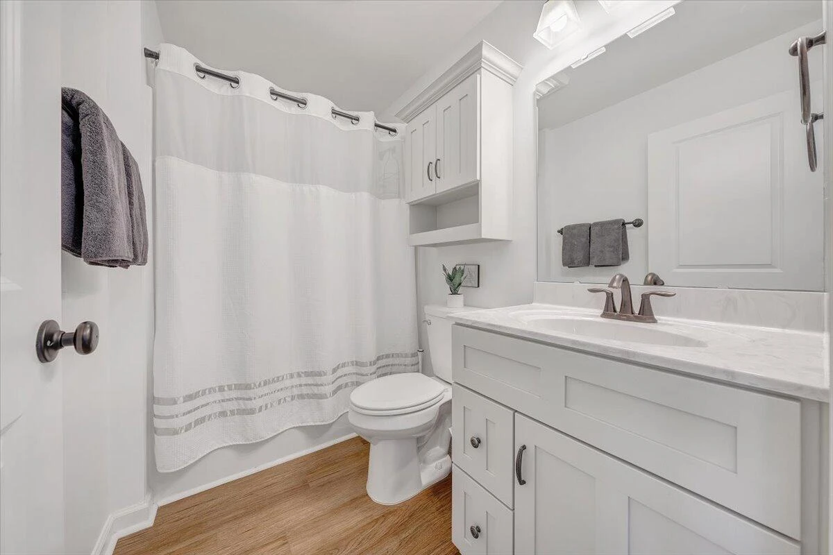 1373 Thomason LN - Photo 32