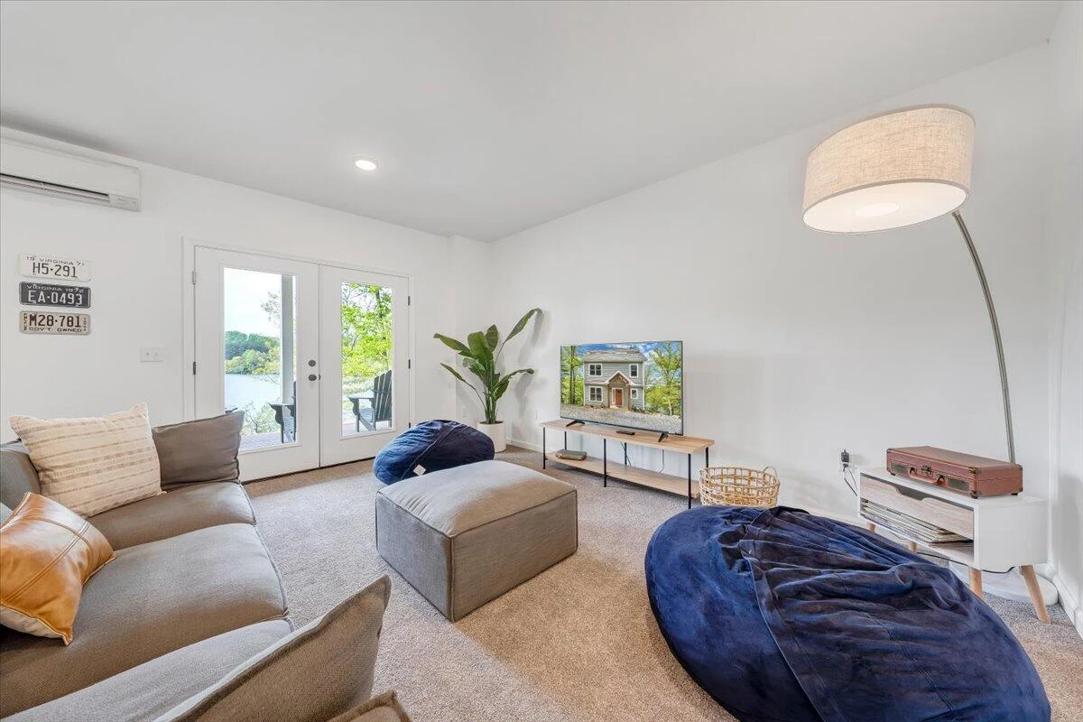 1373 Thomason LN - Photo 38