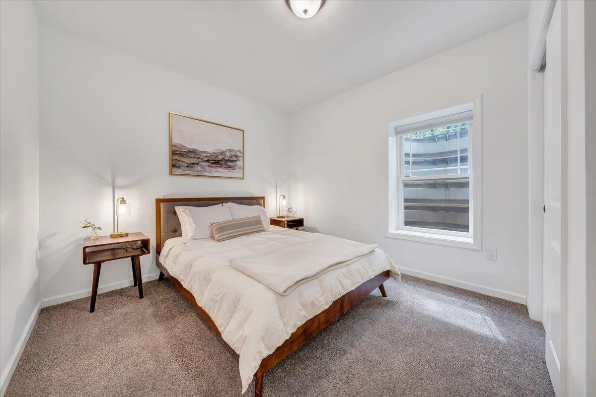 1373 Thomason LN - Photo 39
