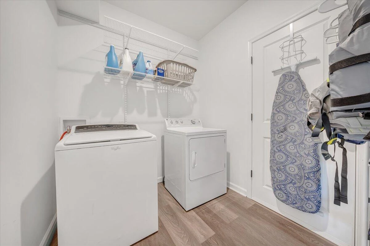 1373 Thomason LN - Photo 41