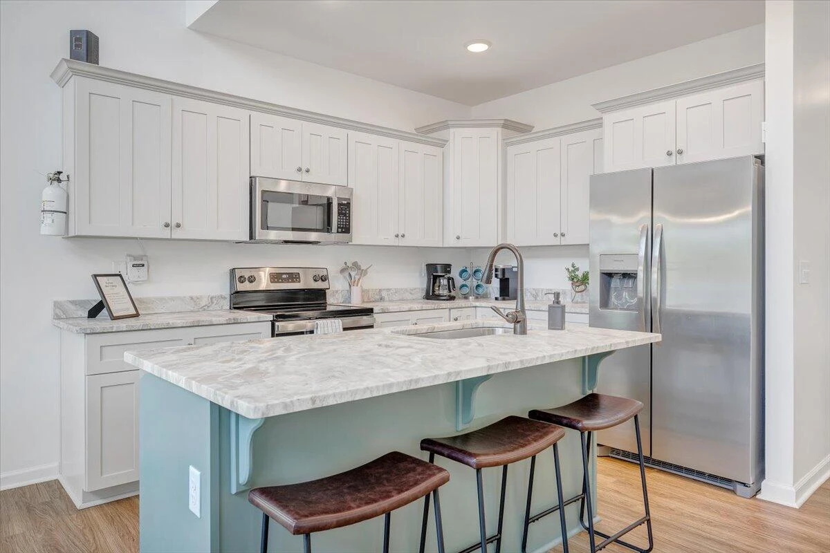 1373 Thomason LN - Photo 6