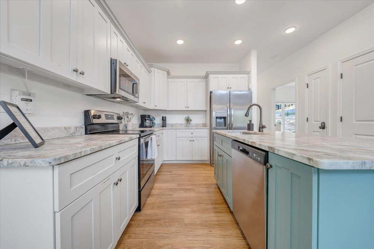 1373 Thomason LN - Photo 8