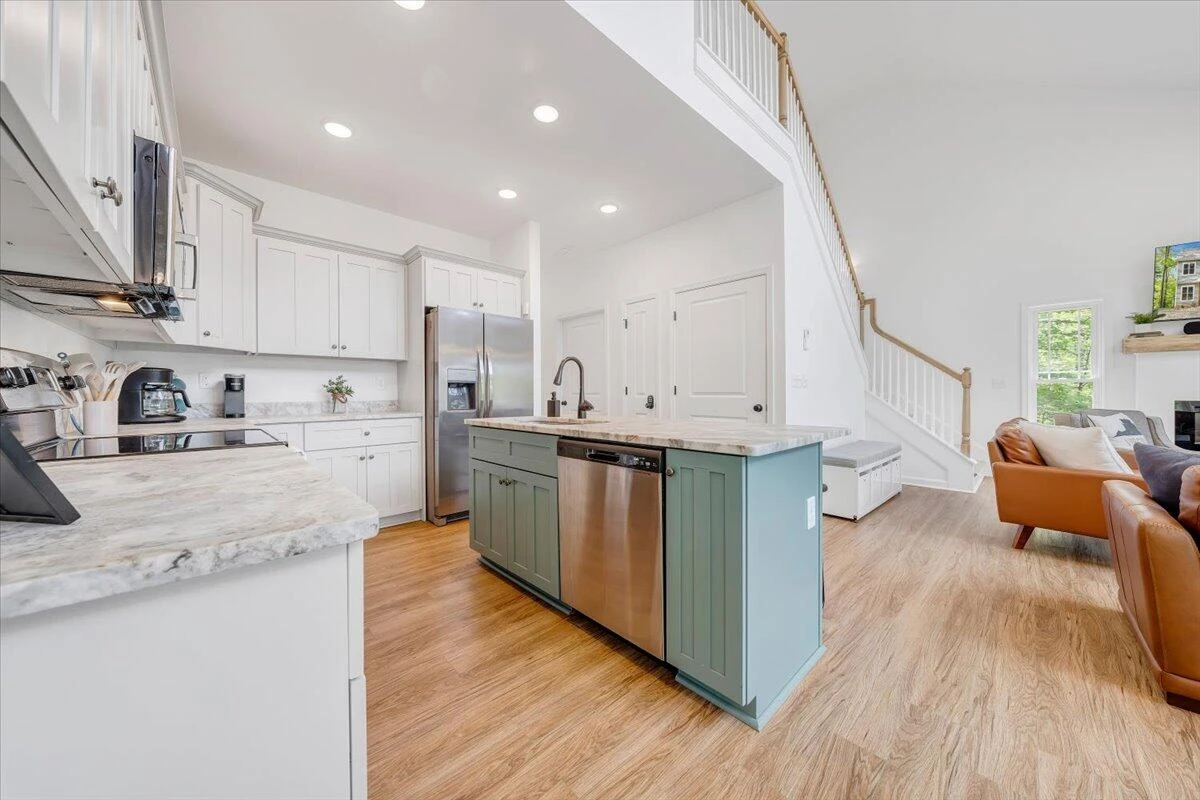 1373 Thomason LN - Photo 9