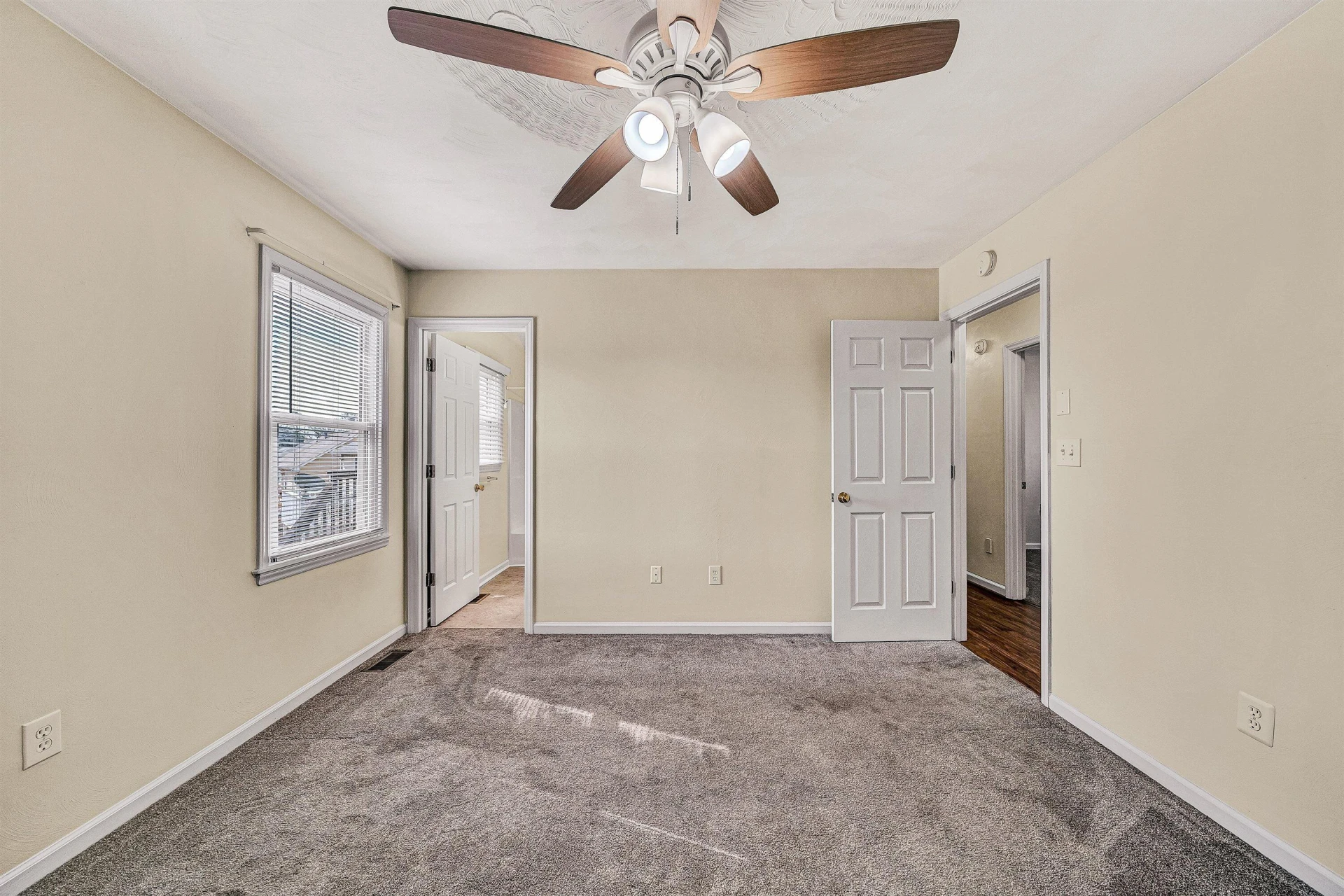 825 Harmon CIR - Photo 24