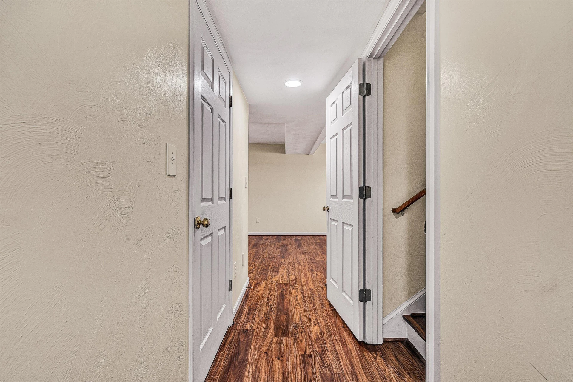825 Harmon CIR - Photo 29
