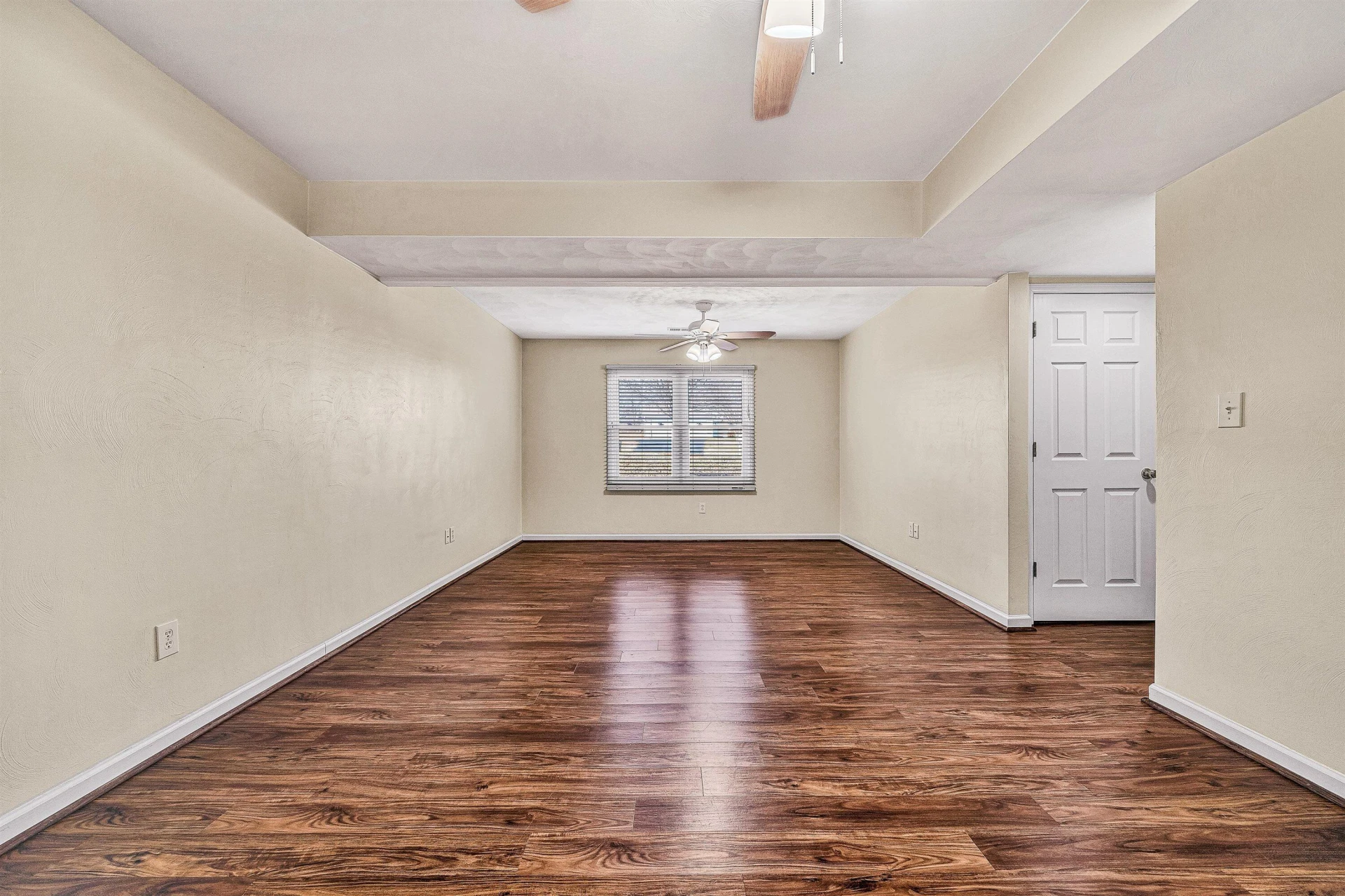 825 Harmon CIR - Photo 30