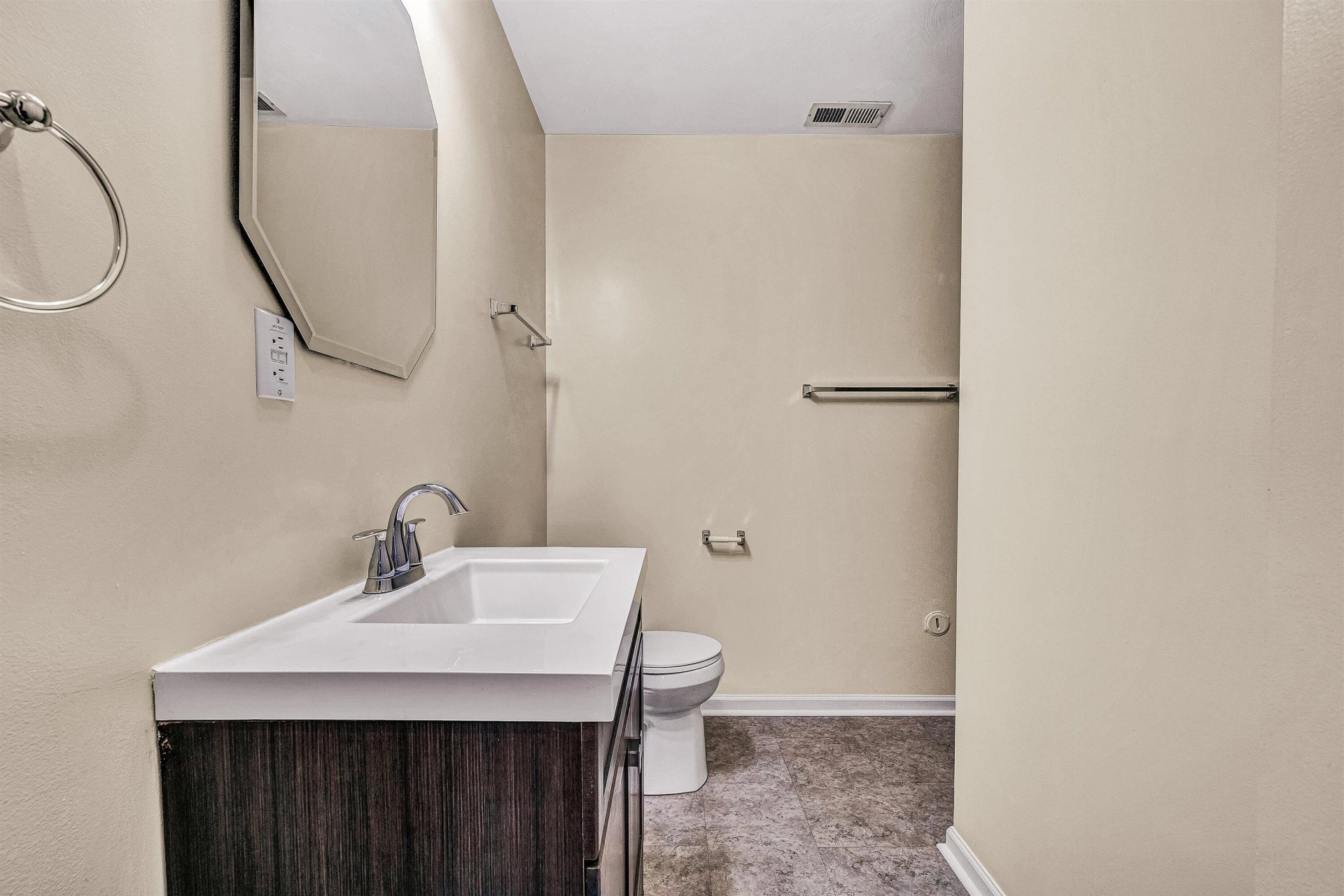 825 Harmon CIR - Photo 33