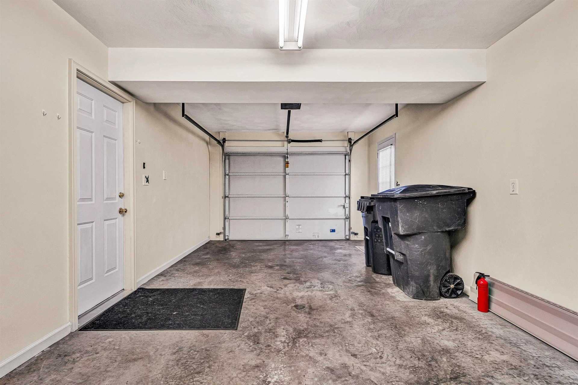 825 Harmon CIR - Photo 36