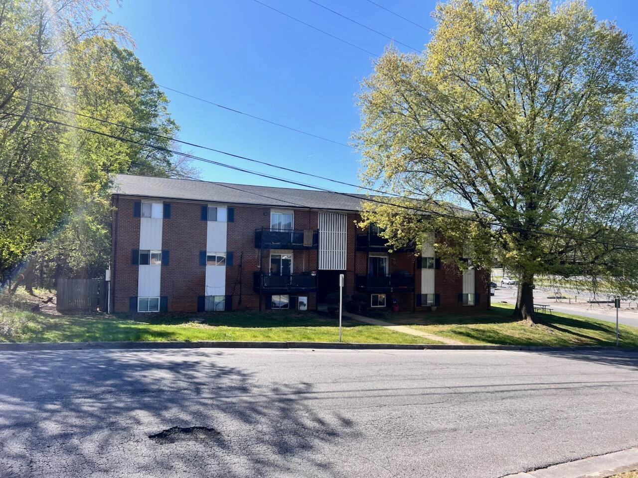 125 Bush DR