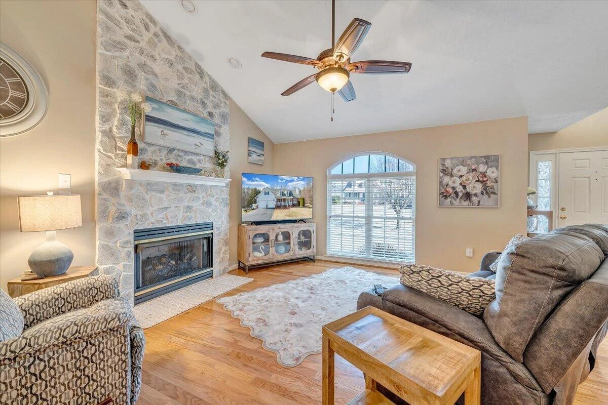 1251 Commonwealth DR - Photo 17