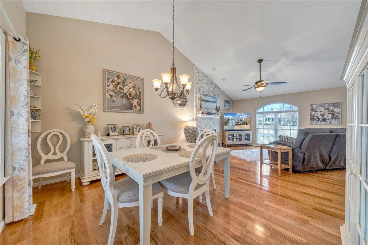 1251 Commonwealth DR - Photo 24