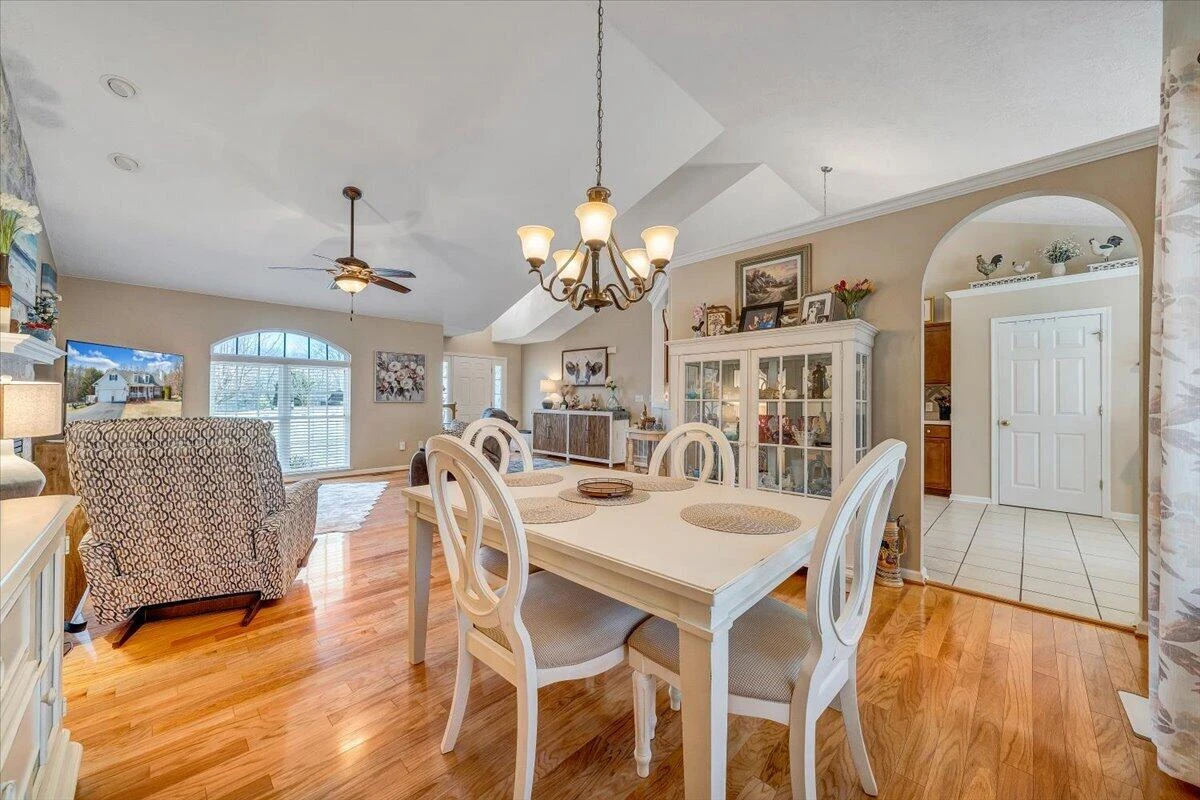 1251 Commonwealth DR - Photo 25
