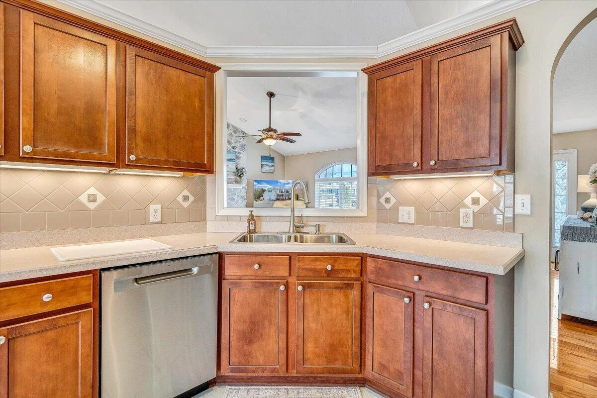1251 Commonwealth DR - Photo 31