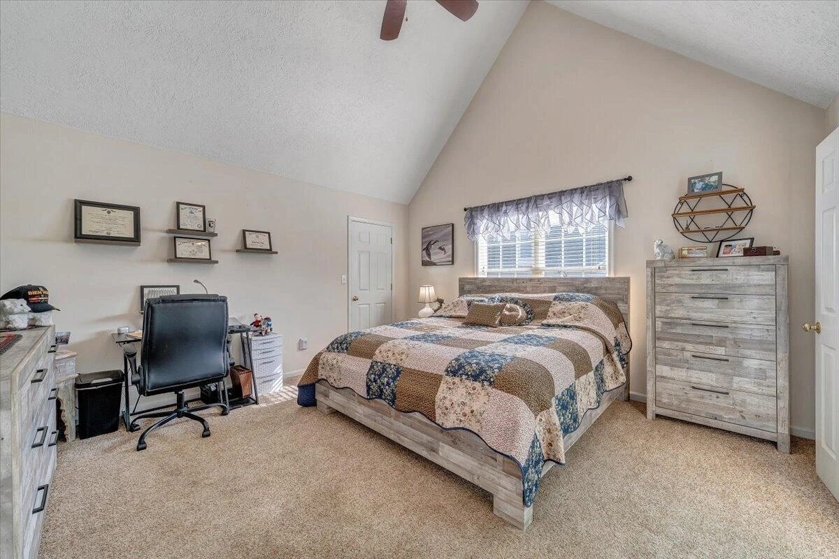 1251 Commonwealth DR - Photo 37