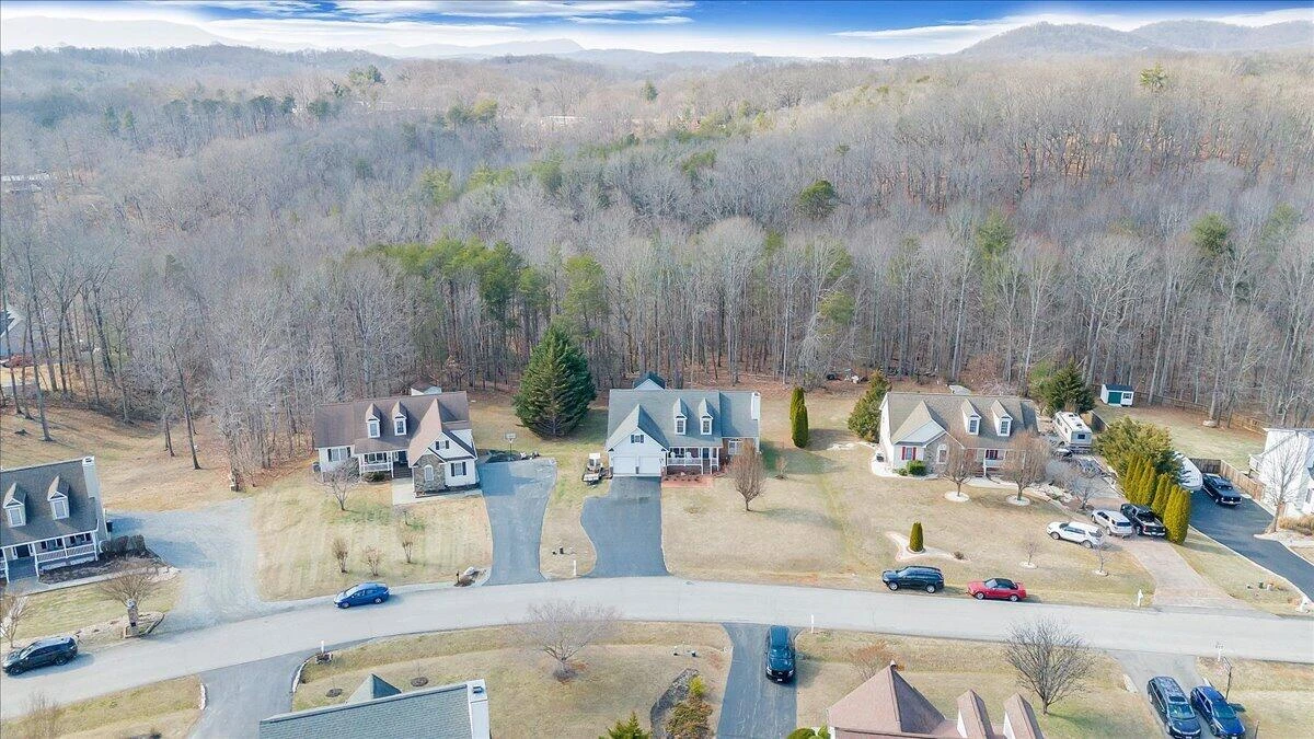 1251 Commonwealth DR - Photo 92