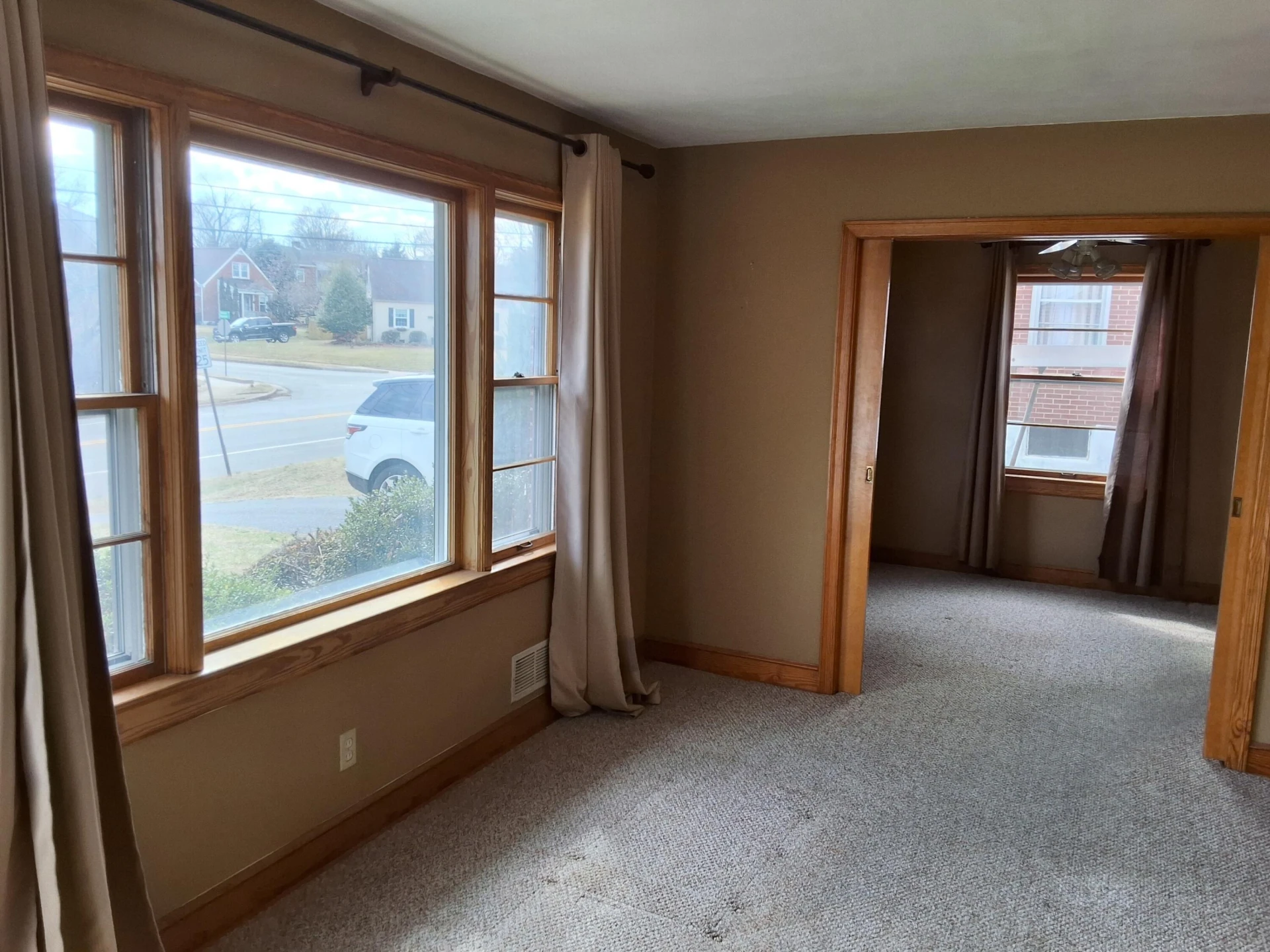 2639 Edgewood ST SW - Photo 2