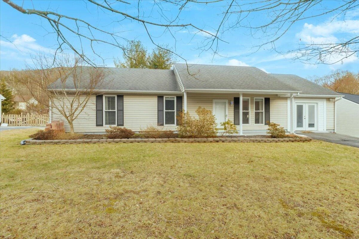 4735 Ichabod CIR NE