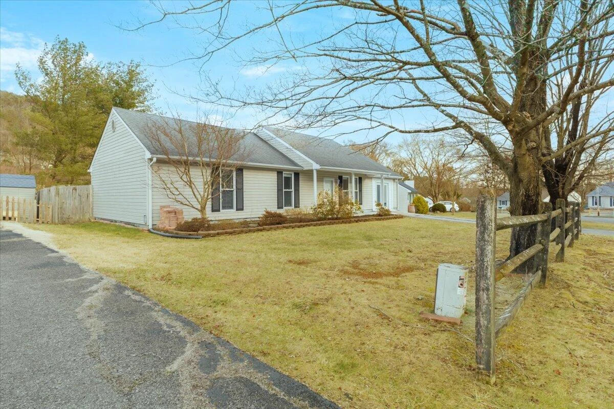 4735 Ichabod CIR NE - Photo 2