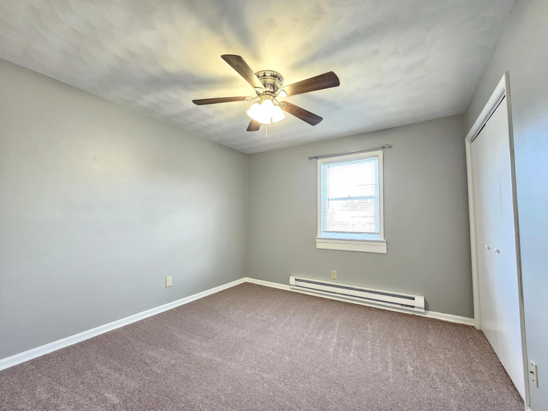 1622 Roanoke AVE SW - Photo 11