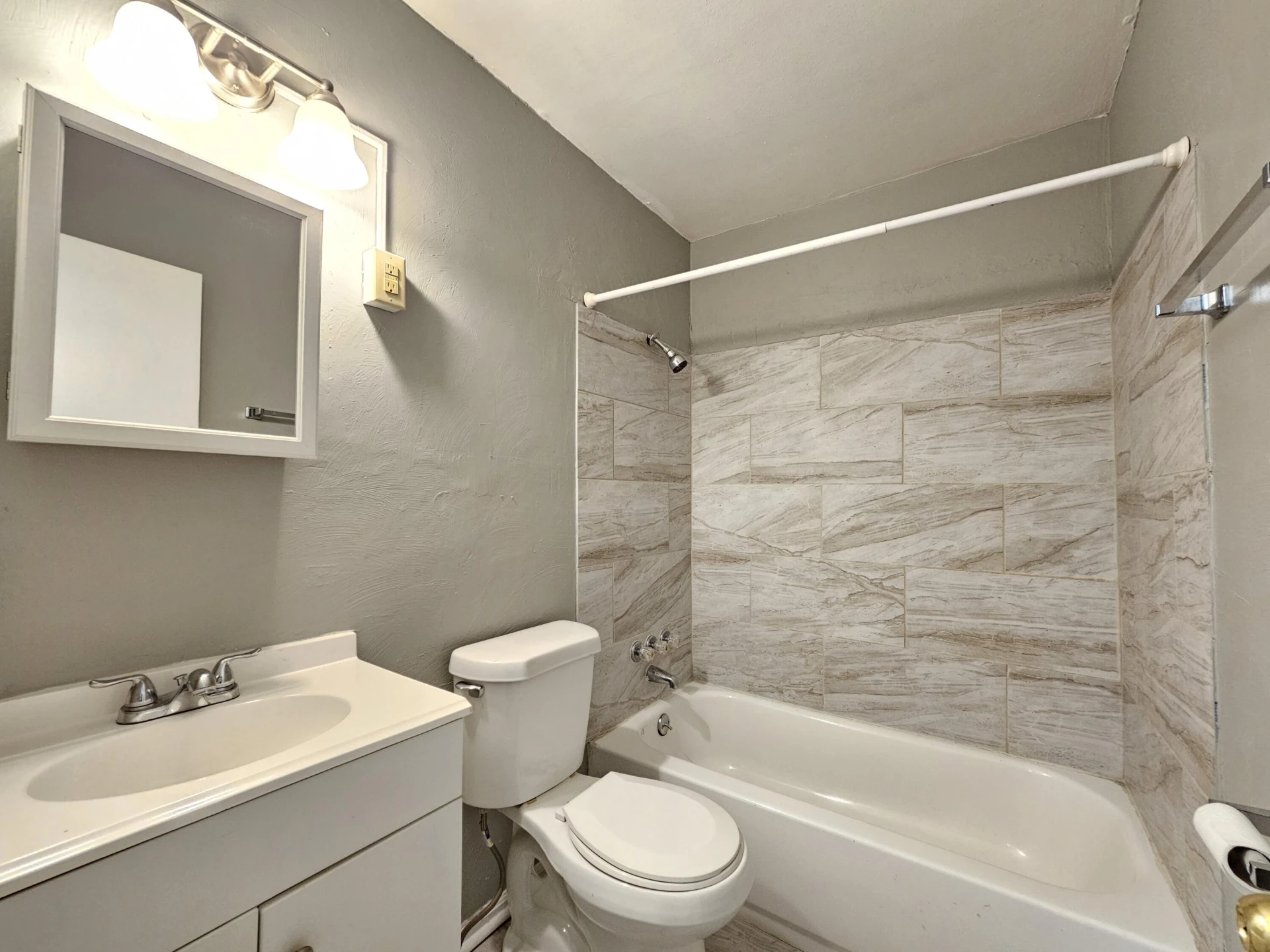 1622 Roanoke AVE SW - Photo 12