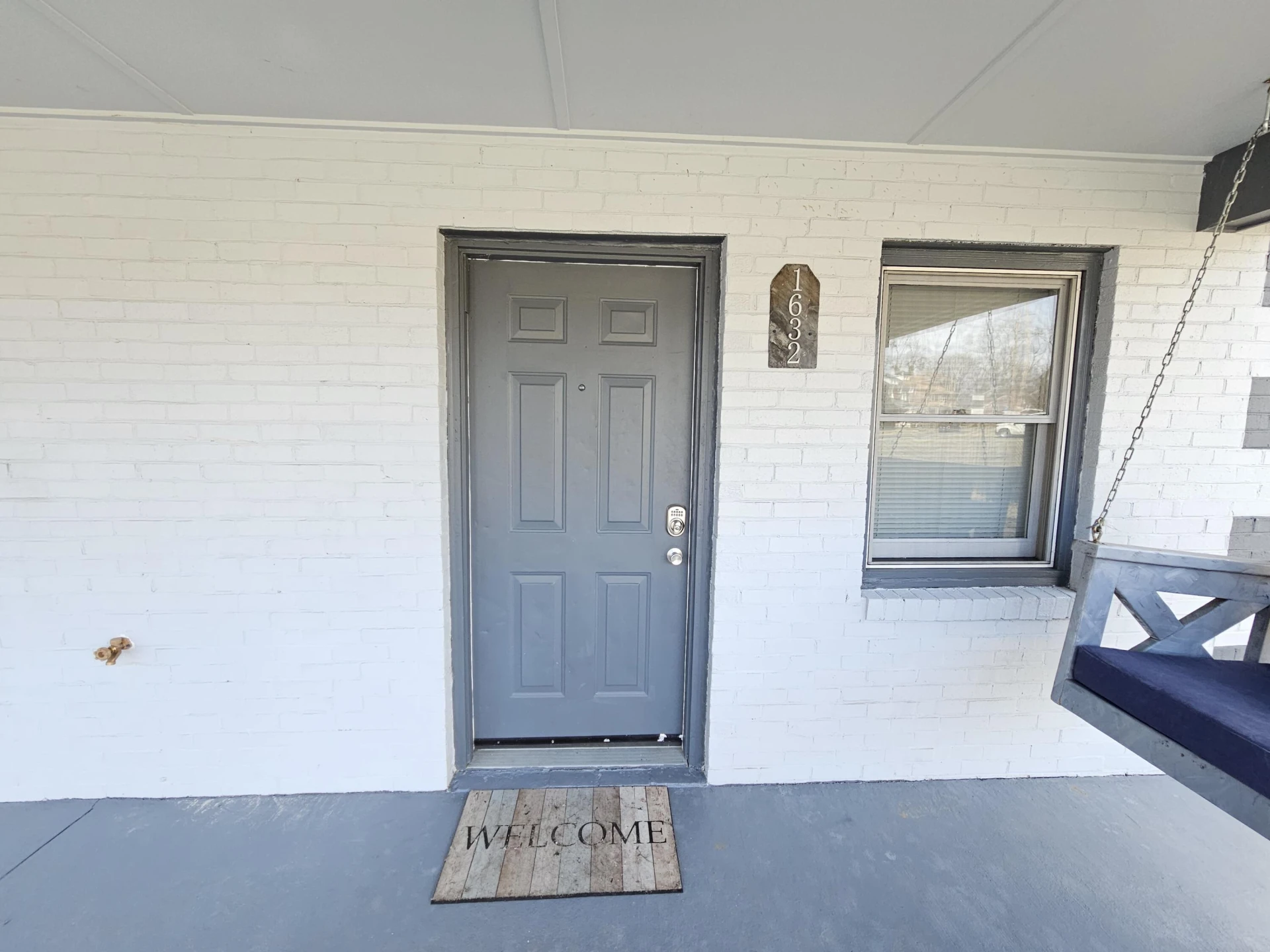 1622 Roanoke AVE SW - Photo 5