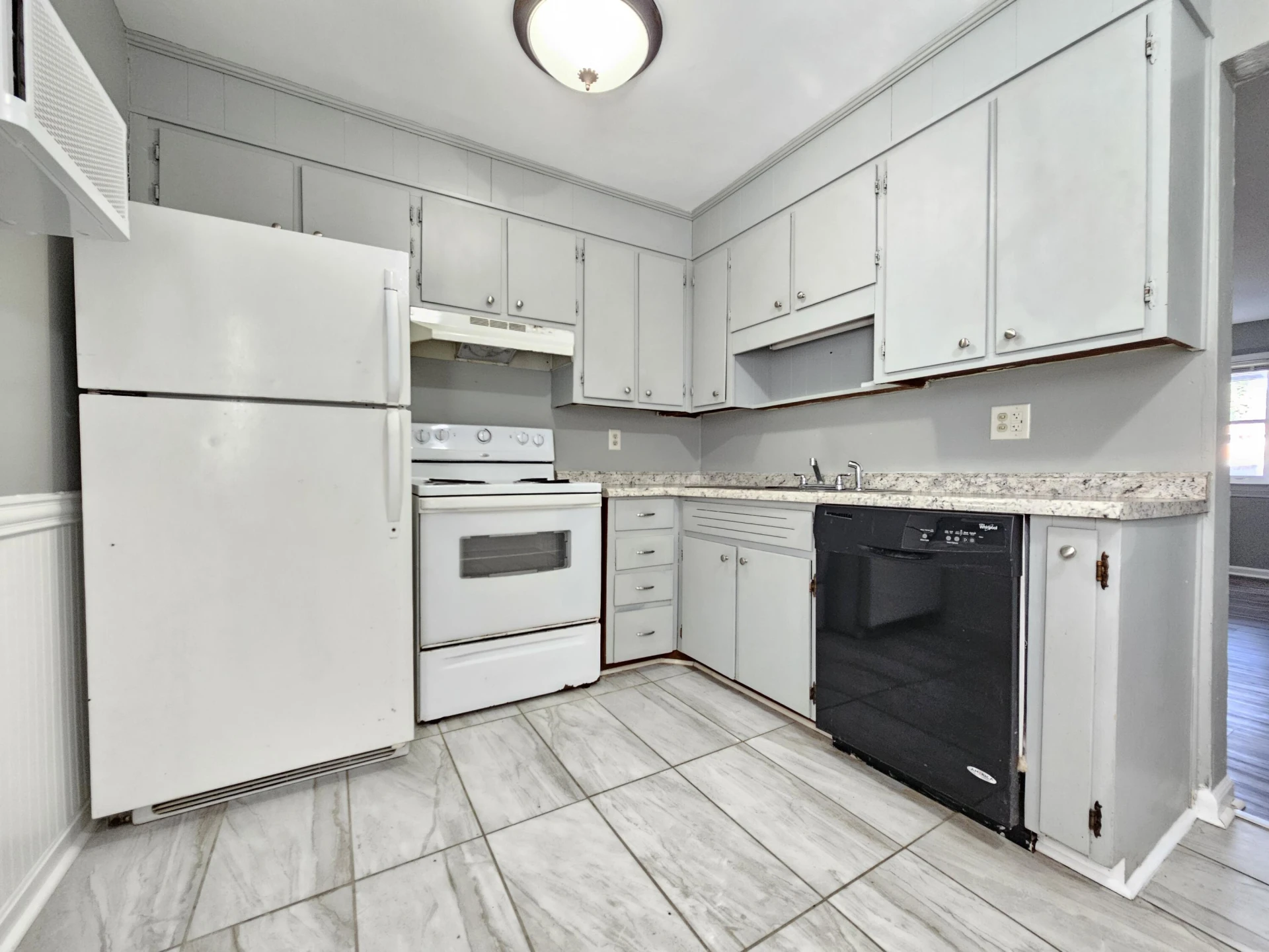 1622 Roanoke AVE SW - Photo 7