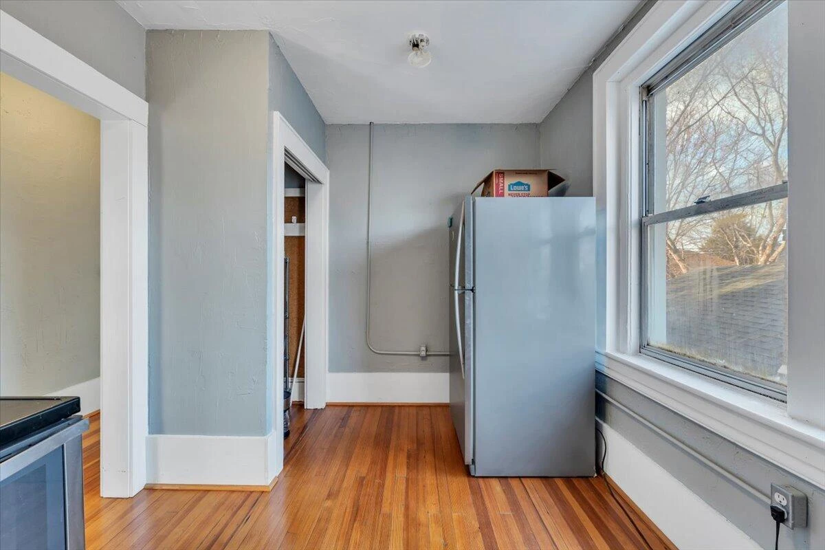 1101 Montrose AVE SE - Photo 19