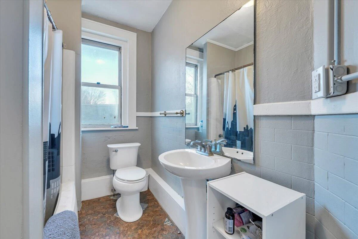 1101 Montrose AVE SE - Photo 20