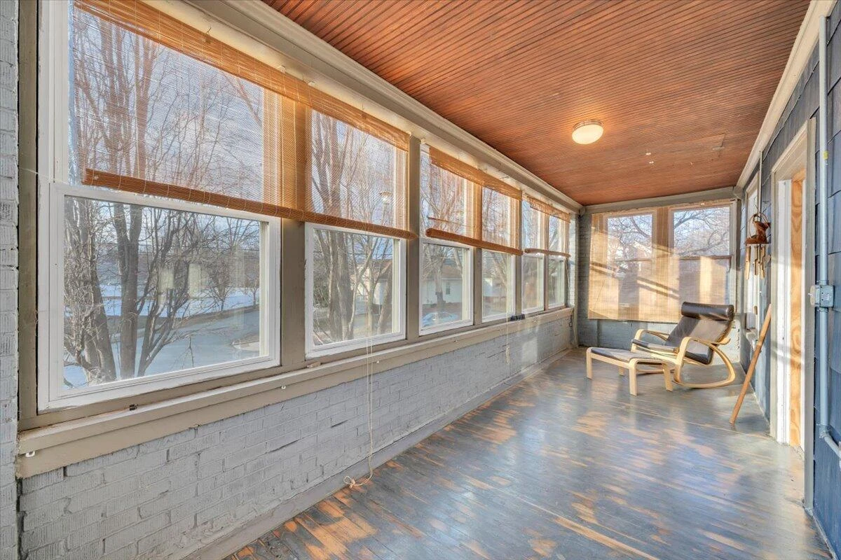 1101 Montrose AVE SE - Photo 21