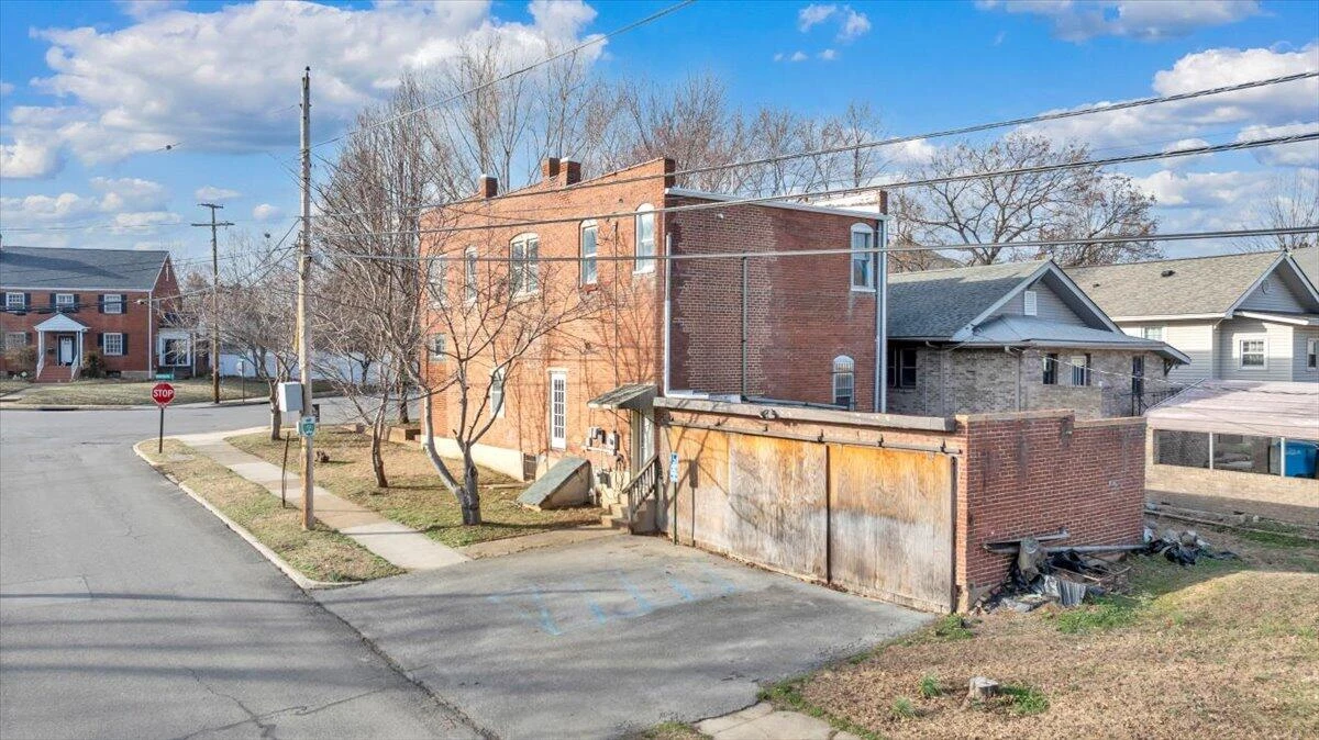 1101 Montrose AVE SE - Photo 28