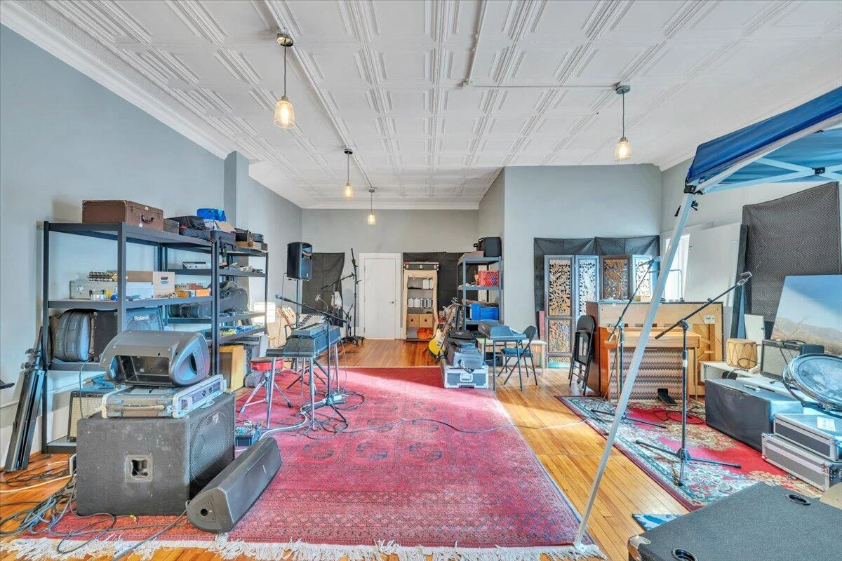 1101 Montrose AVE SE - Photo 4
