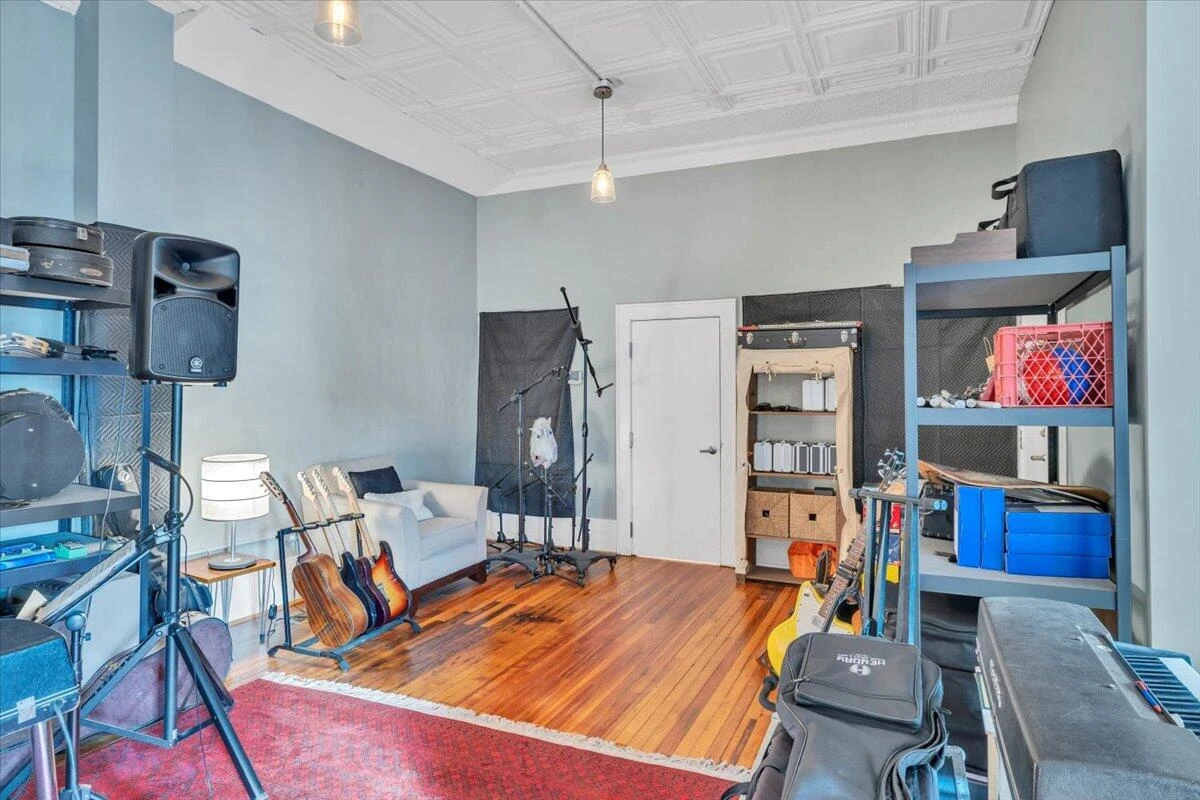 1101 Montrose AVE SE - Photo 8