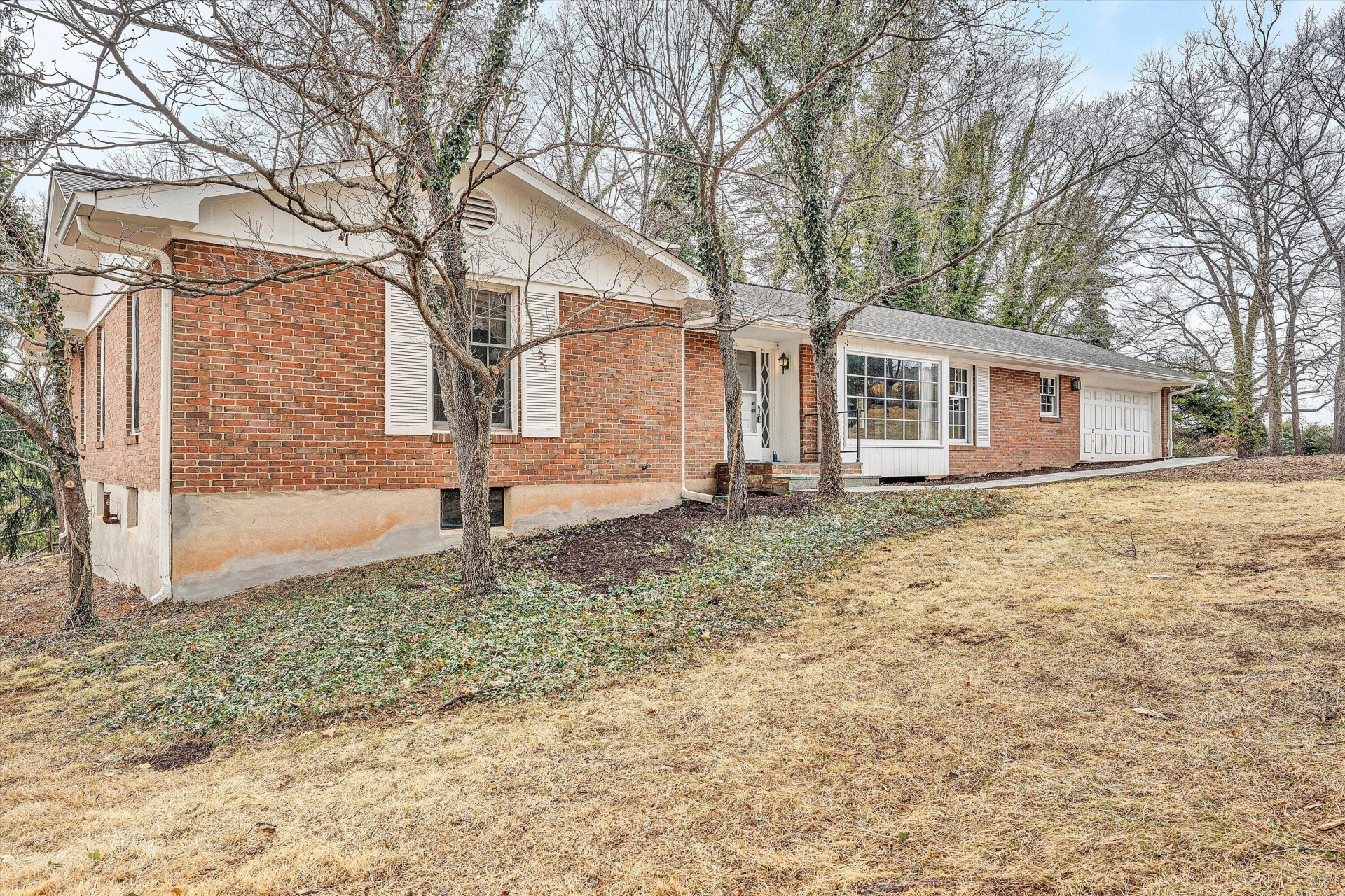 3751 Londonderry DR SW - Photo 3