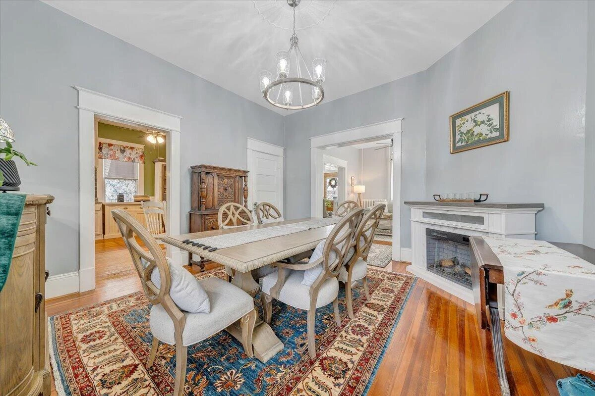 1307 Maple AVE SW - Photo 32