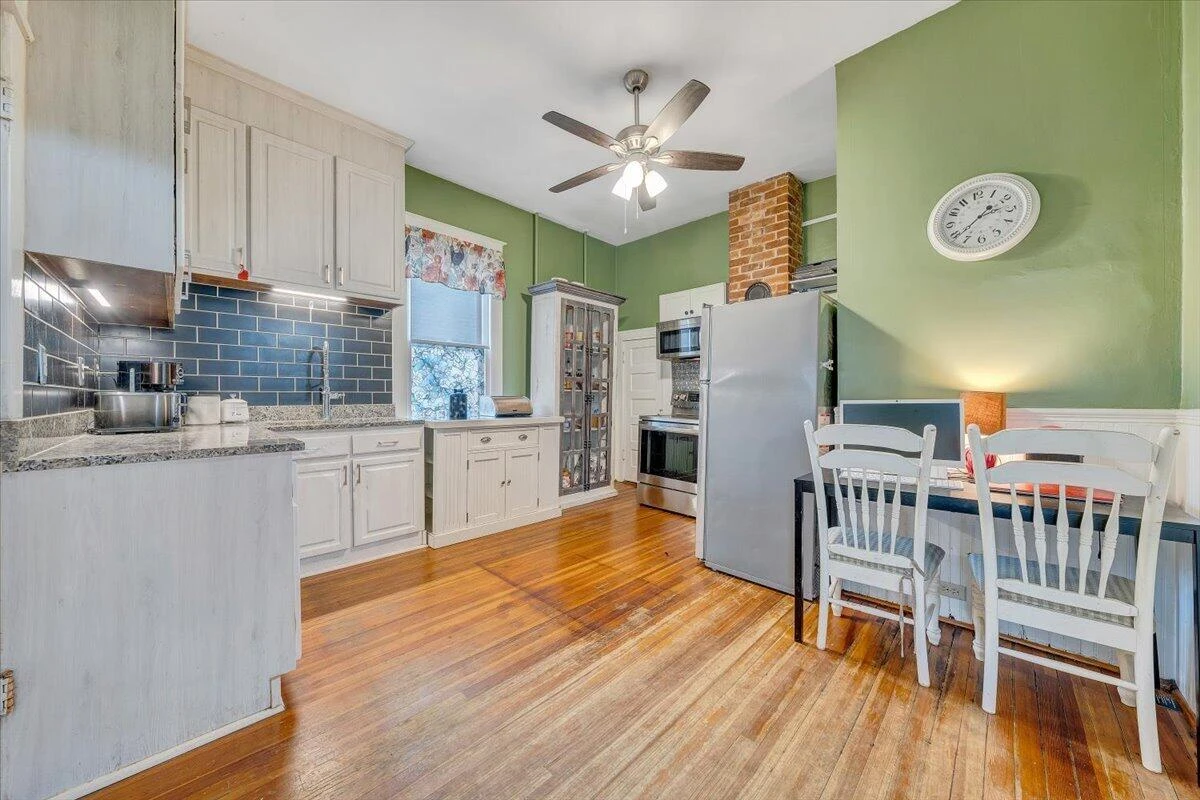 1307 Maple AVE SW - Photo 33