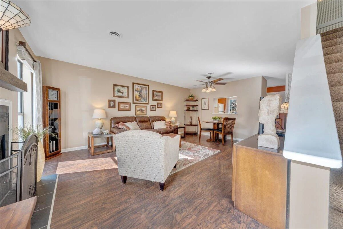 7022 Oak CT - Photo 2